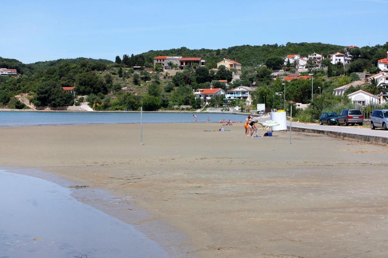 Apartments With A Parking Space Kampor, Rab - 5029 Екстер'єр фото