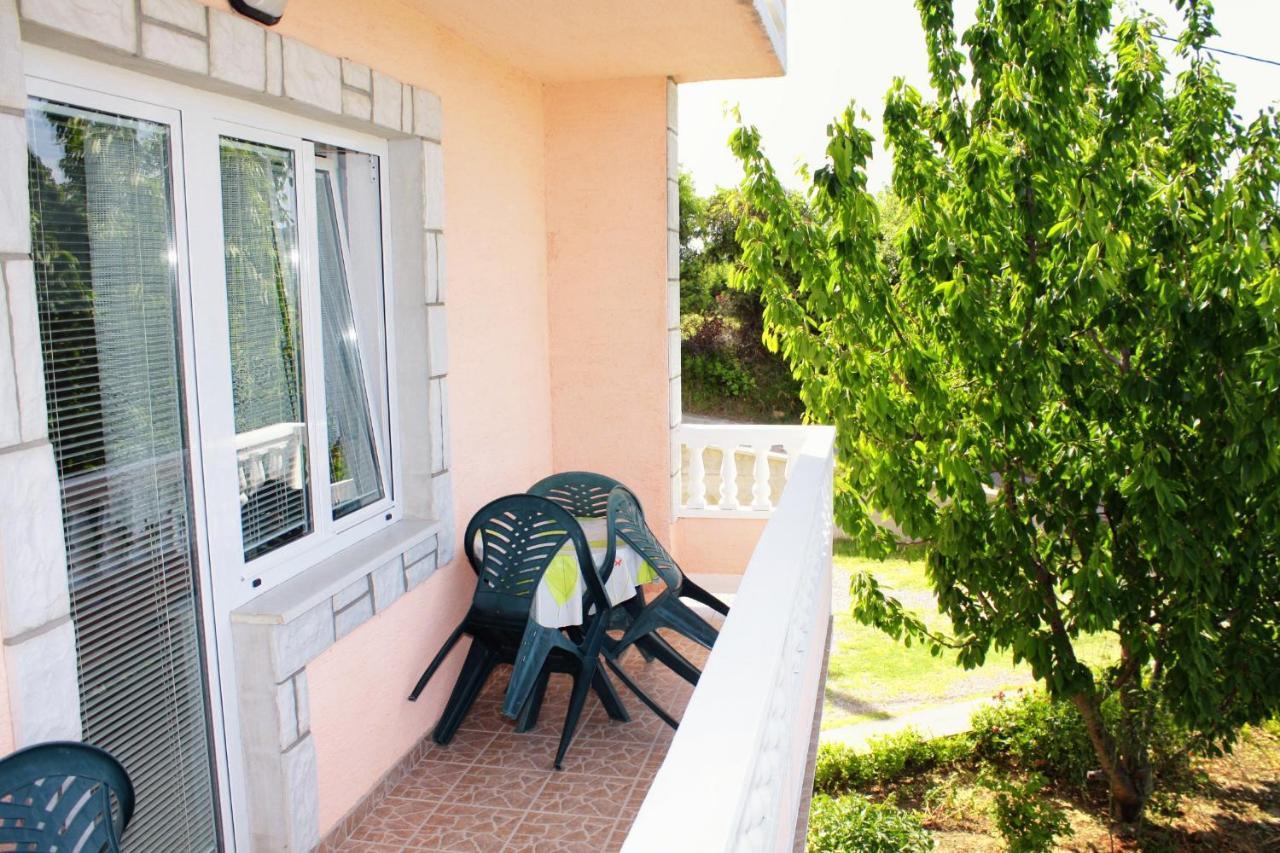 Apartments With A Parking Space Kampor, Rab - 5029 Екстер'єр фото