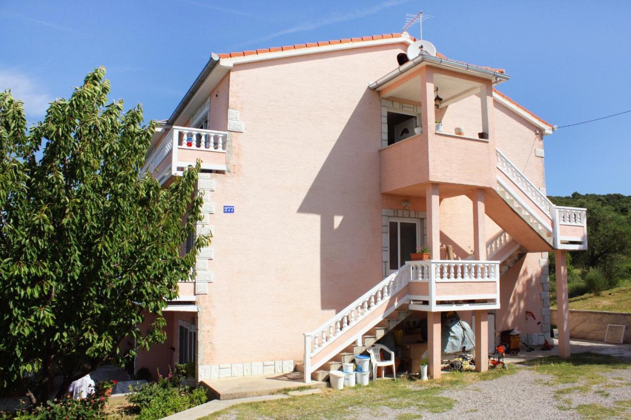 Apartments With A Parking Space Kampor, Rab - 5029 Екстер'єр фото
