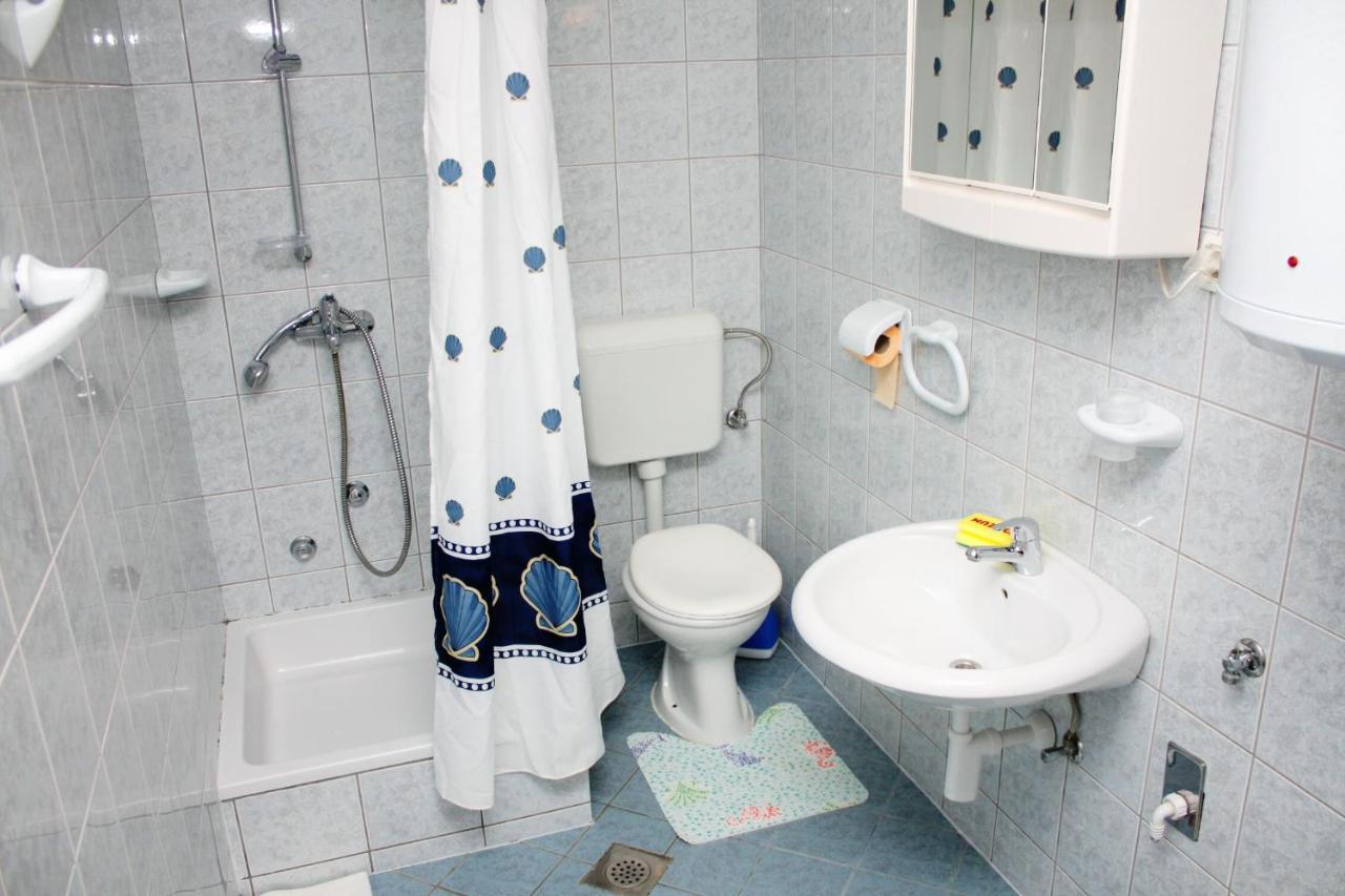 Apartments With A Parking Space Kampor, Rab - 5029 Екстер'єр фото